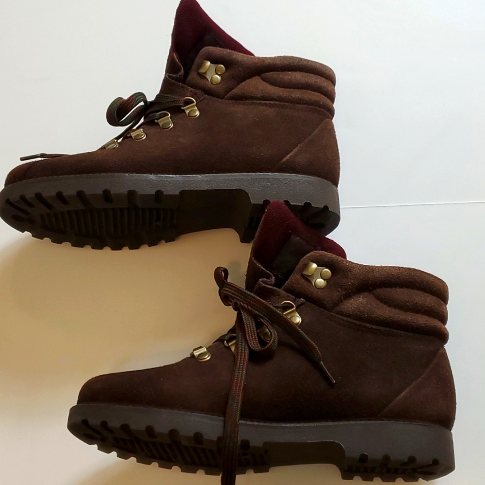 Northern territory brown suede hiker boots
